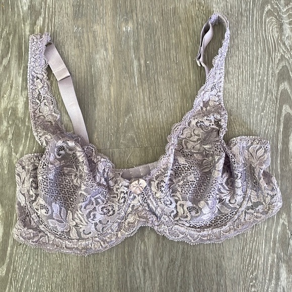 2/$20 Lilac lace bra 38C - Picture 1 of 3